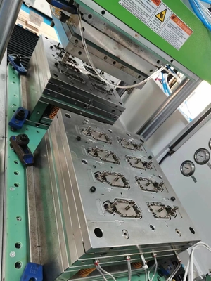 Cavidad múltiple plástica del CNC EDM del moldeo a presión del silicón líquido LSR